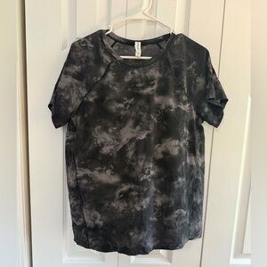 Athleta pattern workout top